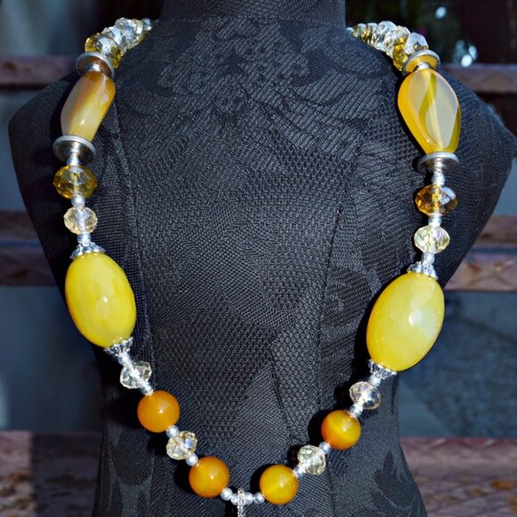 WOMEN'S NECKLACE WITH SLICE PENDANT  HANDMADE INCREDIBLY BEAUTIFUL  AGATE YELLOW - Picture 1 of 13
